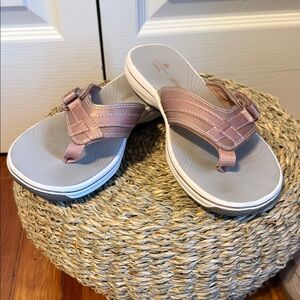 Clarks Women's Sandals in Pink and Gray